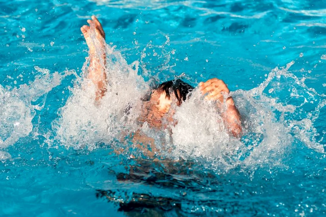 Copil de 3 ani, înecat în piscina din curtea casei FOTO 123 RF