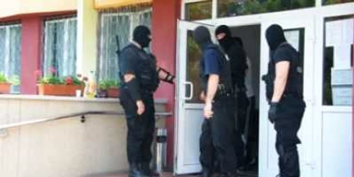 Botoşani: Descinderi pe linie de trafic de persoane!