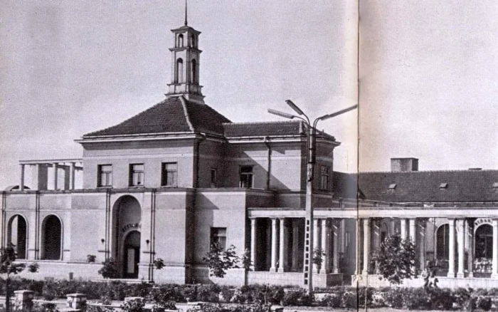 Restaurantul a fost construit în 1954