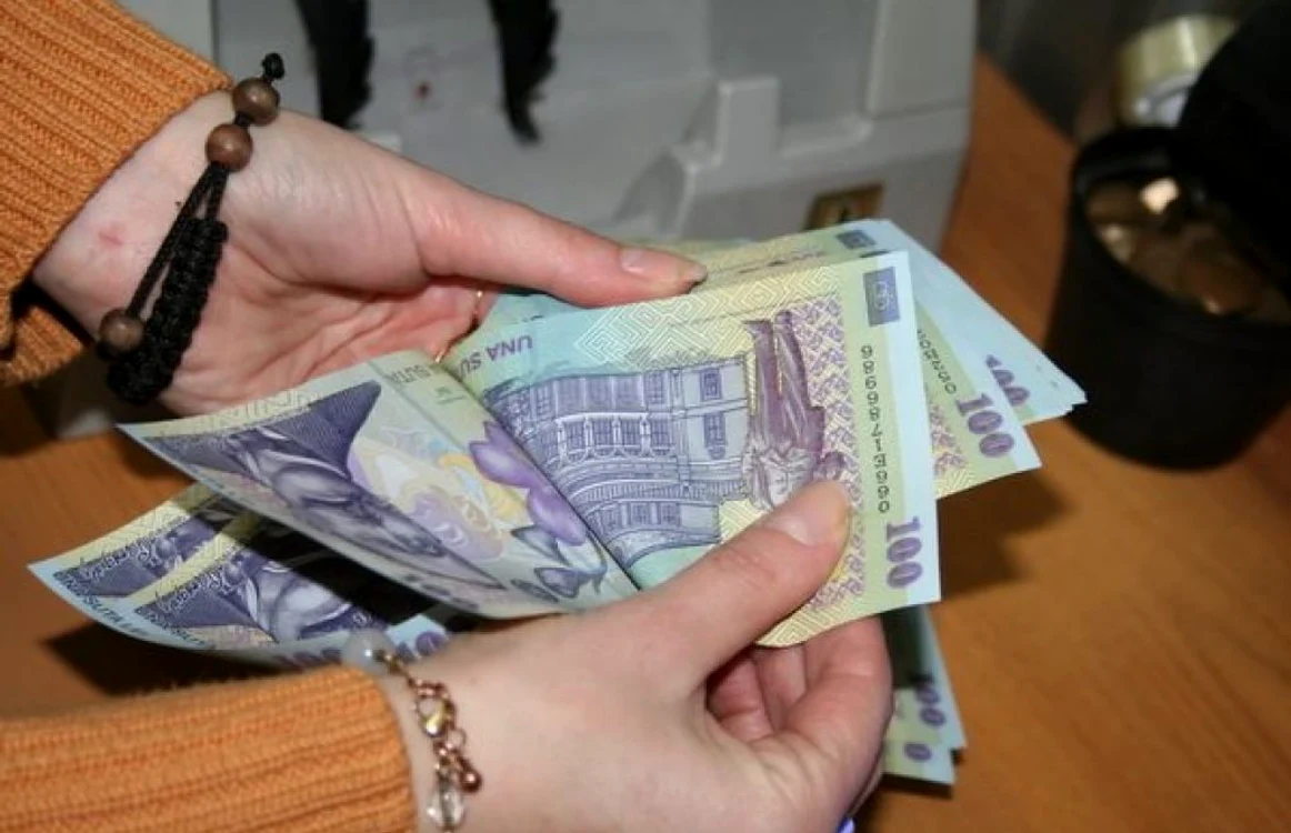 Salariile bugetarilor s-au mărit de astăzi cu 8%