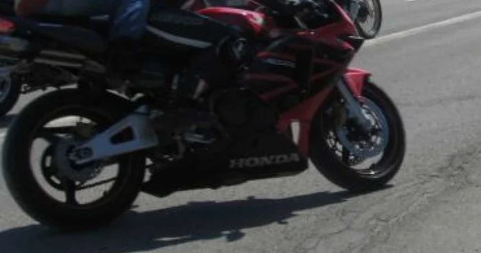 Reşiţa: Poliţia a stabilit împrejurările în care un motociclist a murit după ce a lovit o vacă ce traversa şoseaua