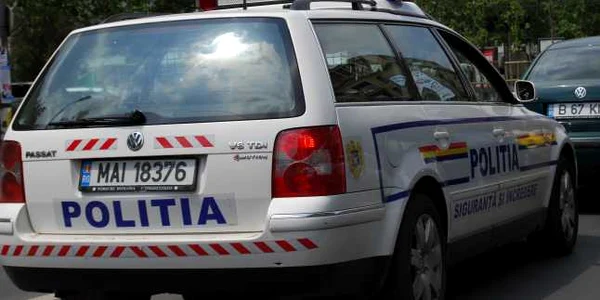 Poliţia le-a reţinut pe cele două hoaţe