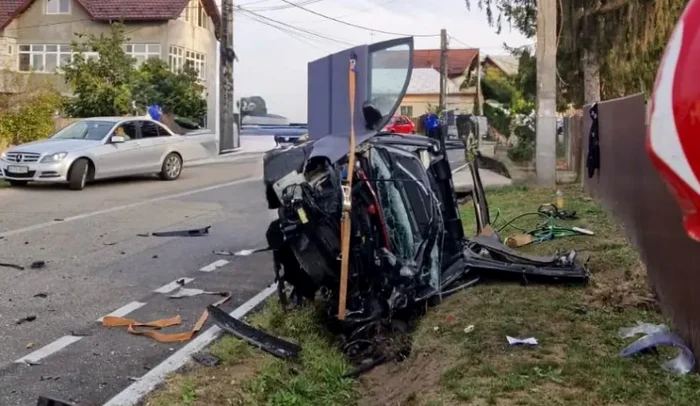 Accident morta în Argeș: două mașini s-au lovit frontal. Impactul teribil i-a ucis pe ambii șoferi