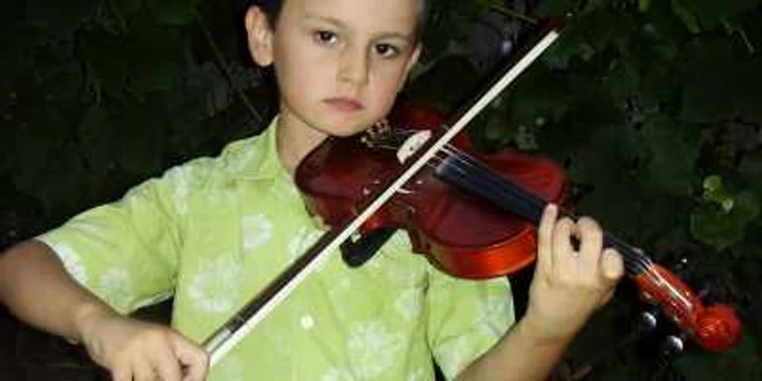 Târgovişte: Mihai Chiţac exersează să devină al doilea Mozart