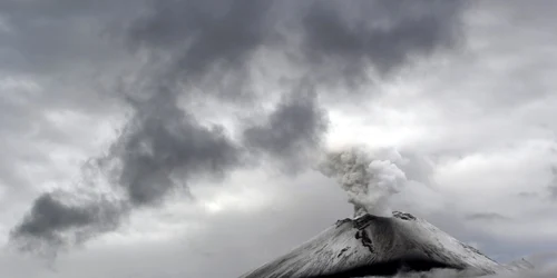 vulcanul Popocatepetl din mexic arunca cenusa foto reuters