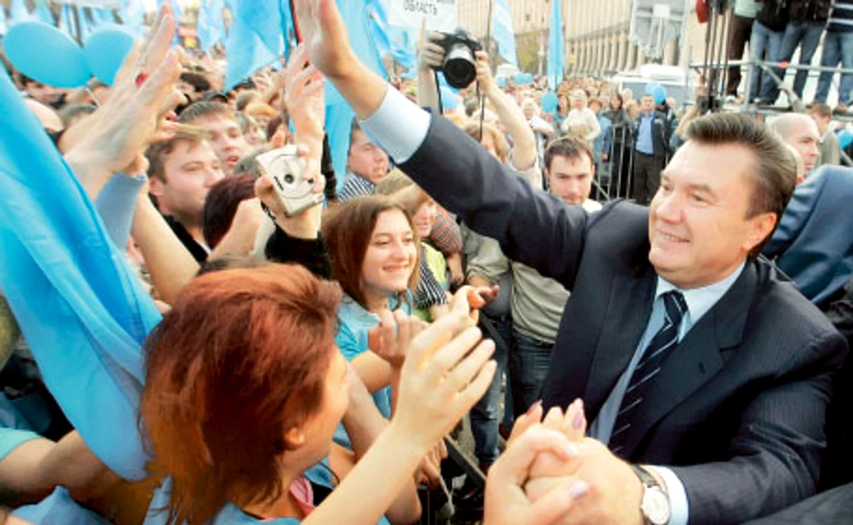 Candidatul Partidului Regiunilor, prorus, Viktor Ianukovici, în timpul unui miting electoral