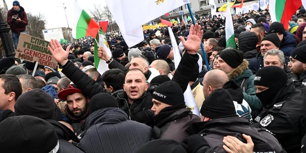 Manifestatie antirestrictii la Sofia FOTO EPA-EFE