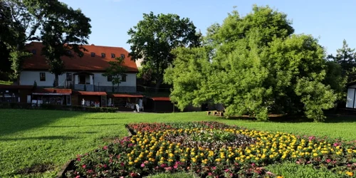 centrul vechi al hunedoarei si castelul corvinilor
