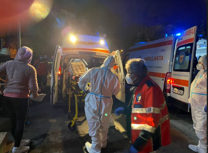 Doi pacienţi au murit, iar alţii 20 au fosst evacuaţi FOTO ISU