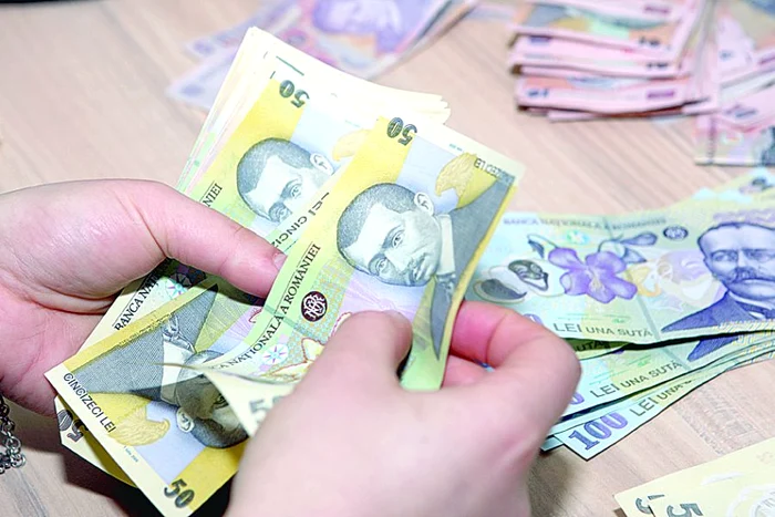 Reducerea dobânzii-cheie se transmite indirect în economia reală, prin intermediul băncilor.