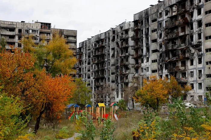 Zonă rezidențială în Mariupol. Foto: Nexta TV via Twitter