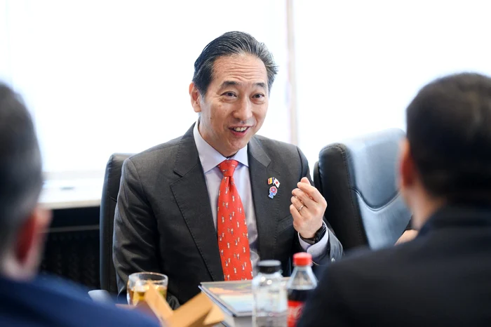 Ambasadorul Japoniei, Katae Takashi, la Maramureș. FOTO: Facebook / Doru Dăncuș