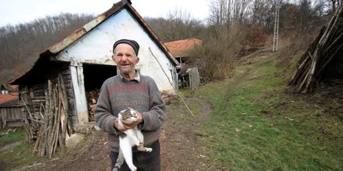 gialacuta satul pustiu din muntii metaliferi foto daniel guta adevarul