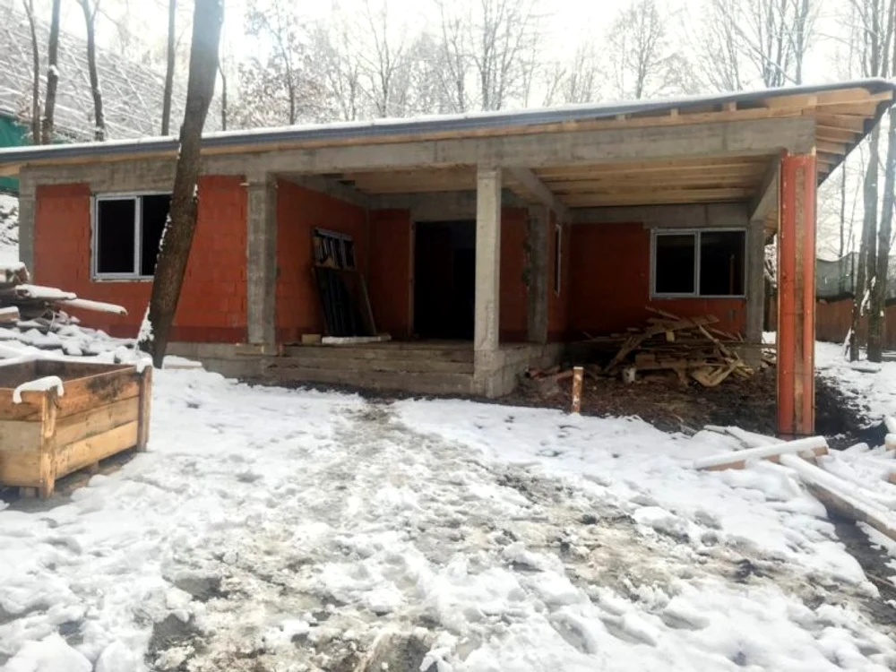 Așa arăta vila rapsodului în 2021, când a fot amendat de Primărie. FOTO: Gazeta de Cluj