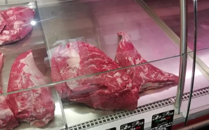 Carmangeria ar fi vândut produse de fast-food cu carne infestată