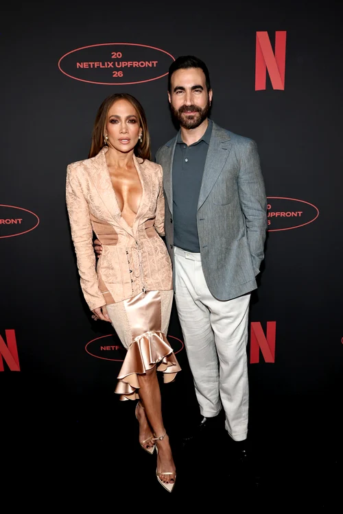 Jennifer Lopez și Brett Goldstein au jucat împreună în comedia romantică „Office Romance”