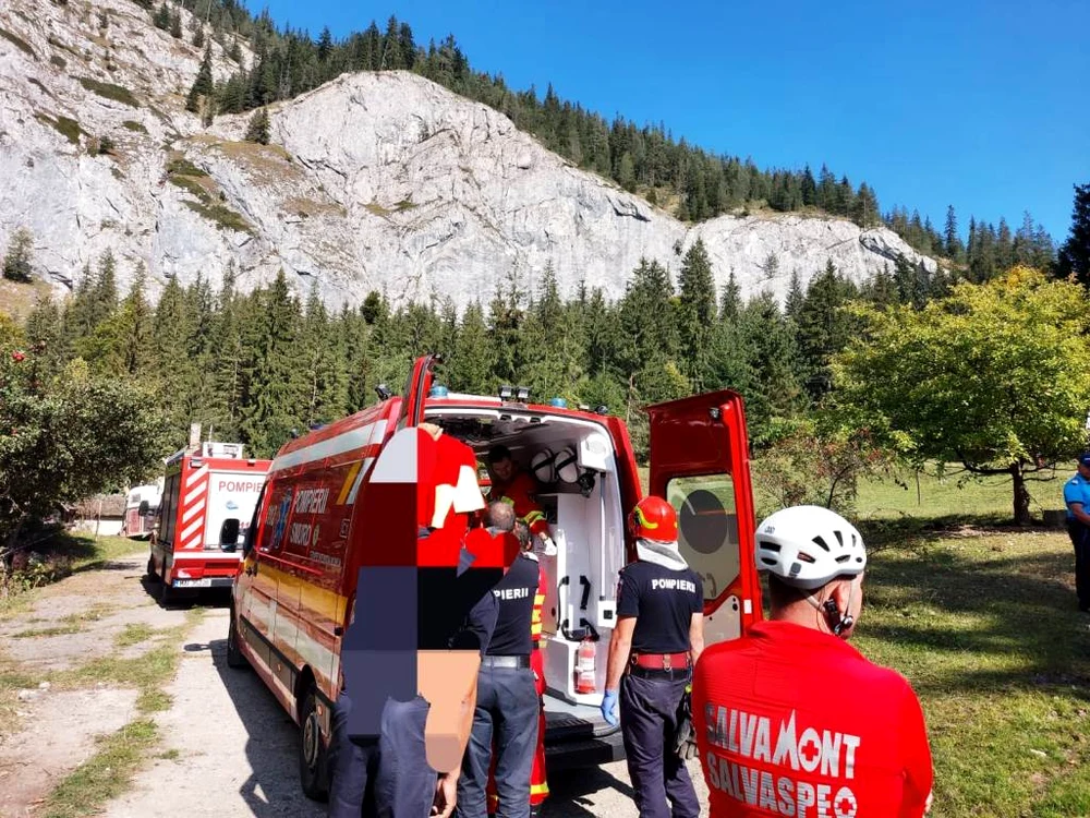Alpinistul era în stare foarte gravă FOTO Salvamont România