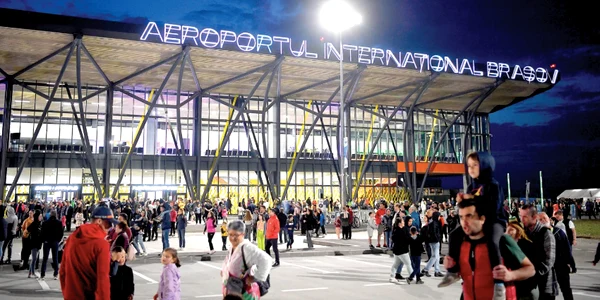 Zilele Porţilor Deschise organizat pe aeroportul internaţional Braşov Ghimbav, sambata, 10 iunie 2023 Inquam Photos : Alex Nicodim png