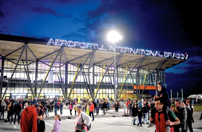 Aeroportul Braşov-Ghimbav, la inaugurarea din 10 iunie 2023 SURSA Inquam Photos / Alex Nicodim