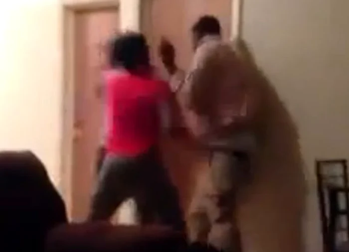 
    Omul a luat o bătaie cruntă  