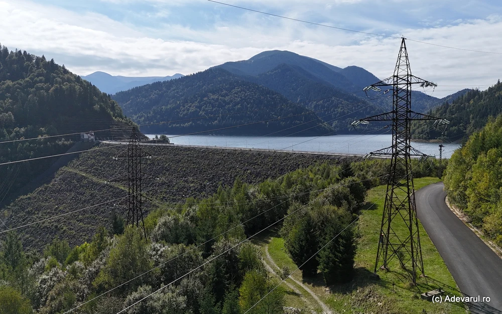 Hidrocentrala Retezat, modernizată după 50 de ani. Povestea colosului din munți unde au muncit mii de români