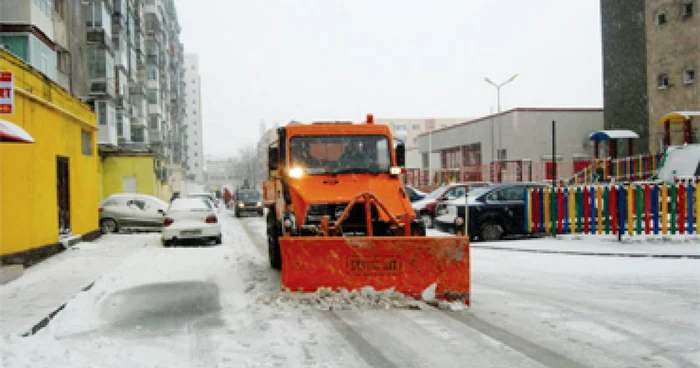 Utilajele de deszăpezire sunt încă în teren.