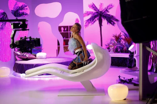 corina bud clip 3 jpg