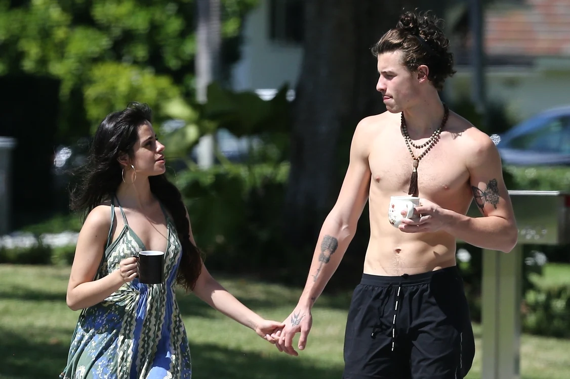 
    Cum arată Camila Cabello pe stradă, când iese la întâlnire cu iubitul ei, Shawn MendesFoto: Profimedia  