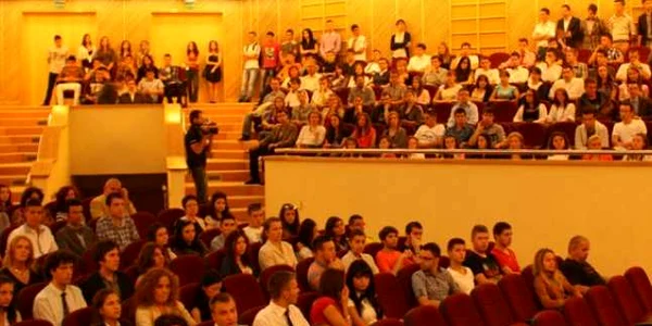 Congresul se va desfăşura la Centrul de Conferinţe al Universităţii Transilvania