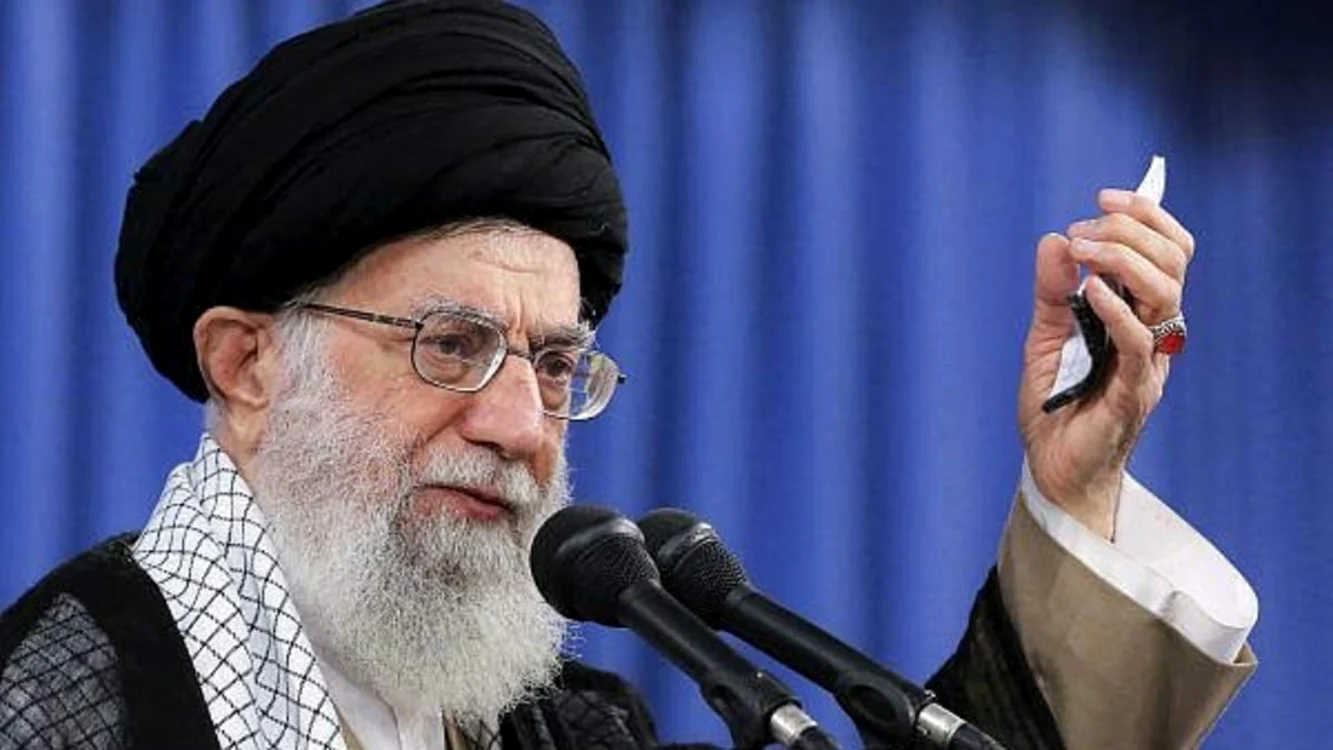 Ayatollah-ul Ali Khamenei, liderul spiritual, comentează fotbalul, de obicei, după marile victorii.