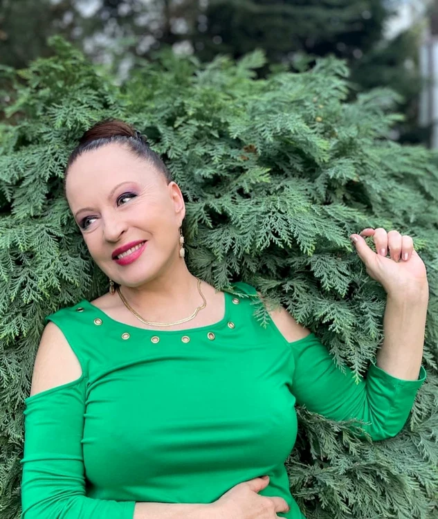 Maria Dragomiroiu în verde (1) jpg