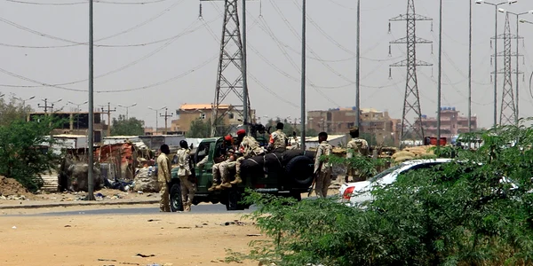 Ciocniri în Khartoum capitala Sudanului între Forțele Armate sudaneze și Forțele paramilitare de sprijin rapid (RSF) pe 15 aprilie 2023 FOTO AFP (2) jpg