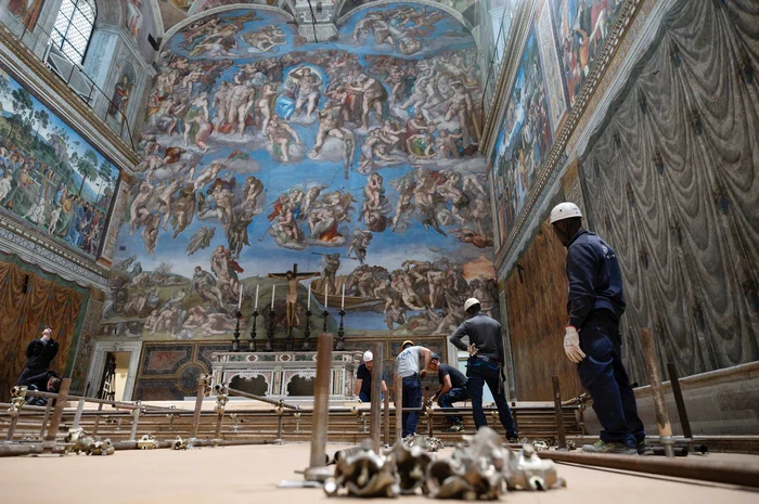 Capela Sixtină a fost pregătită pentru conclav (Foto: Profimedia)