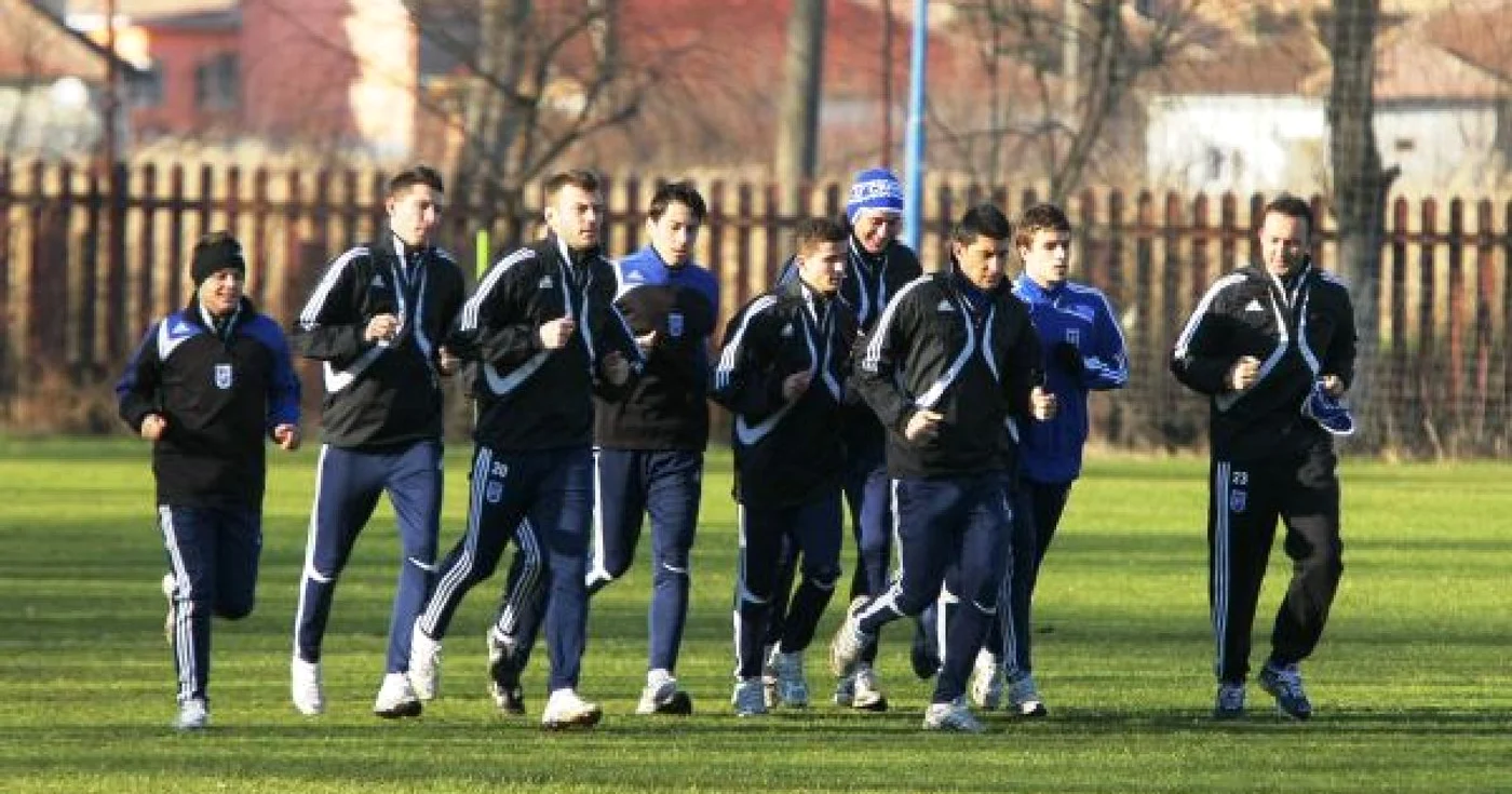 Corneliu Papură (dreapta) a condus primul antrenament al Ştiinţei din 2010