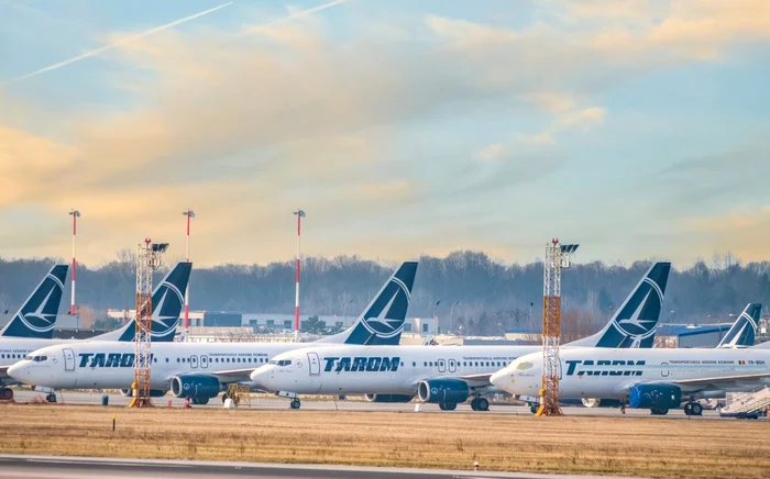 avioane tarom aeroportul otopeni foto shutterstock