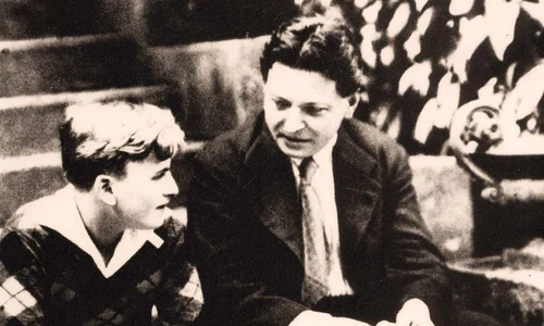 George Enescu alături de elevul său Yehudi Menuhin (© Arhivele Naționale ale României, Colecția Documente Fotografice, F II 2716)