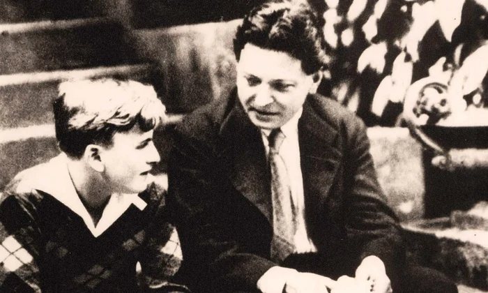 George Enescu alături de elevul său Yehudi Menuhin (© Arhivele Naționale ale României, Colecția Documente Fotografice, F II 2716)