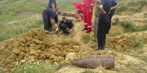 Specialiştii ISU au transportat proiectilele într-un depozit 