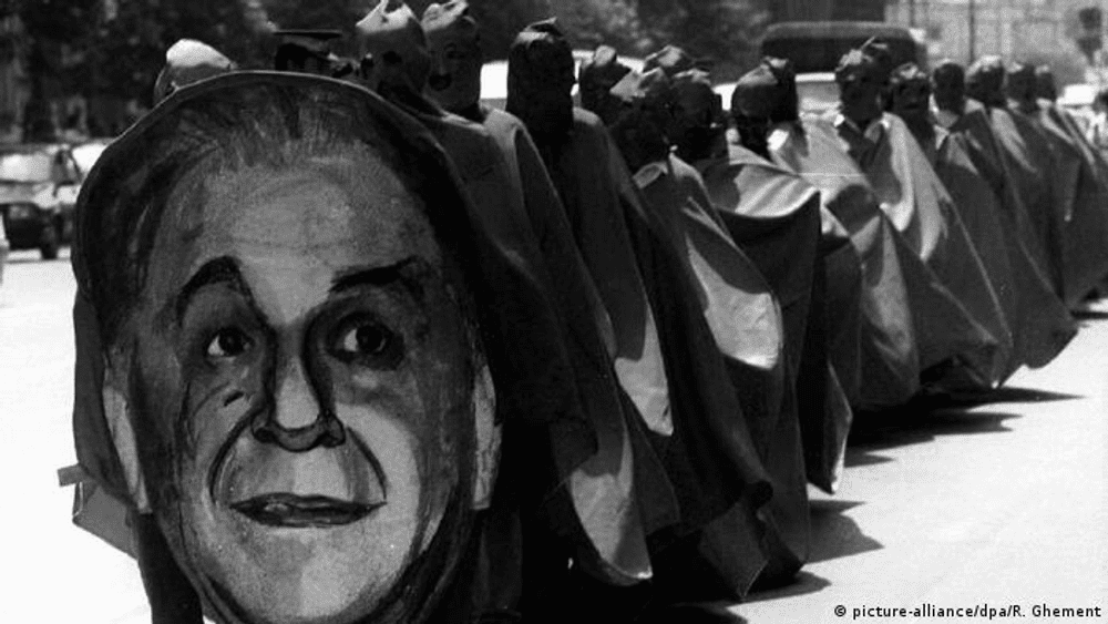 Apostolii populismului agresiv: de la Iliescu la George Simion