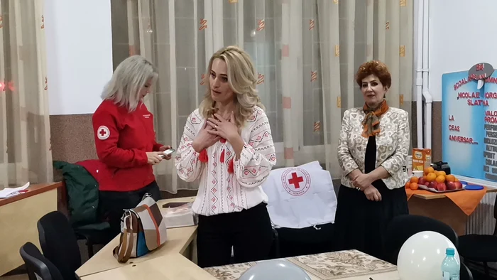 La cursurile de limba română, Patricia le traduce elevilor noțiunile în limba rusă FOTO: A.M.