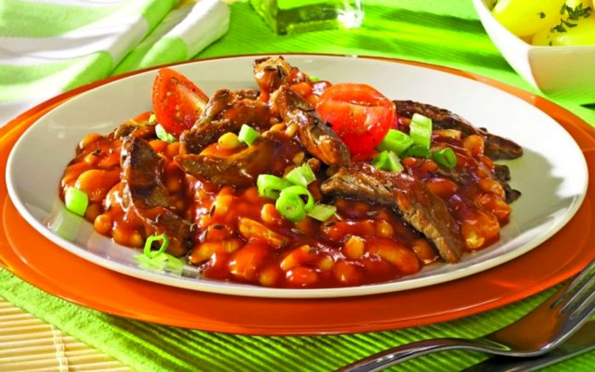 mâncare de fasole boabe cu carne de porc jpeg