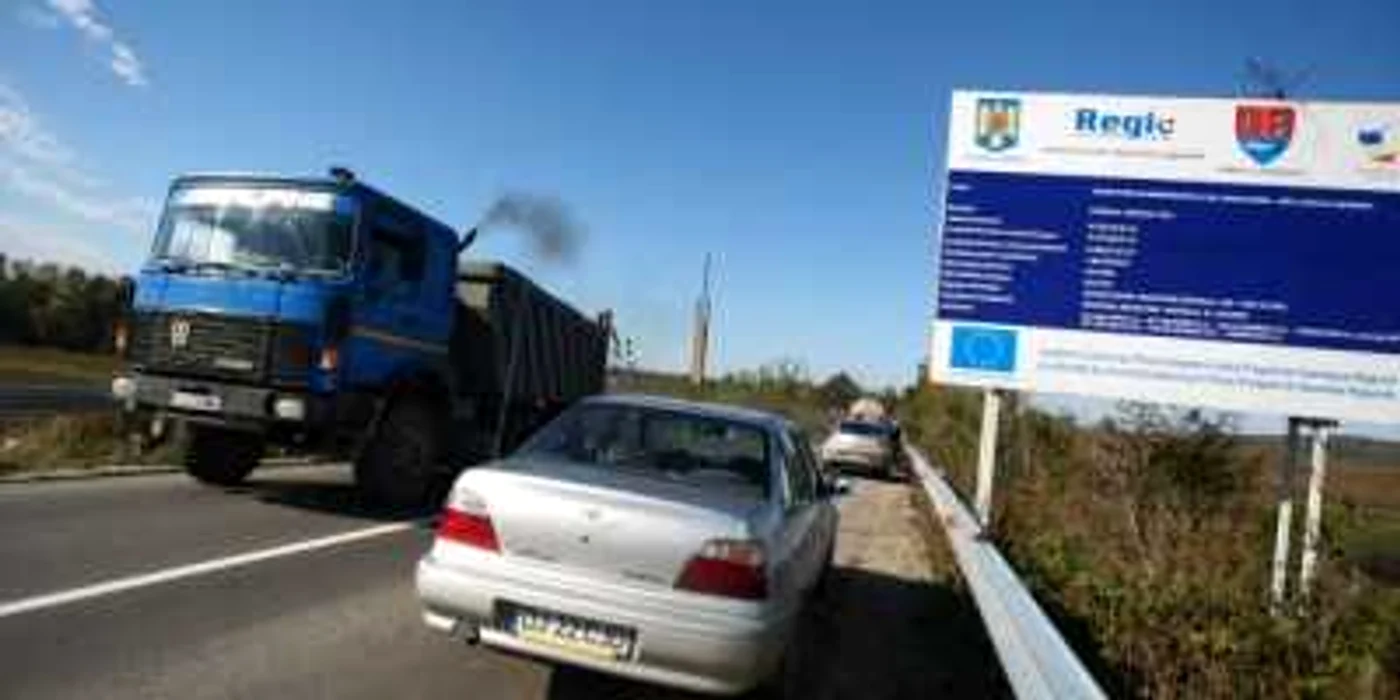Drumul judeţean 606, către judeţul Mehedinţi, a fost reabilitat cu fonduri POR. Foto: arhivă
