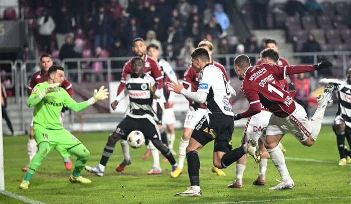 Rapid, neputincioasă în fața celor de la Universitatea Cluj (FOTO: Sportpictures)