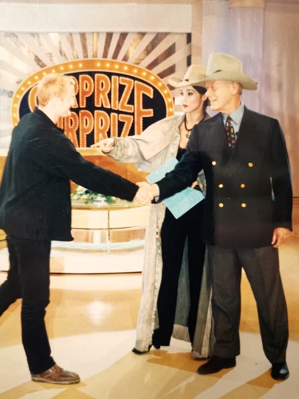 Andreea Marin, împreună cu celebrul J.R. în platoul Surprizelor