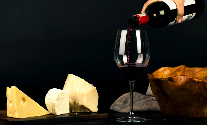 Ce pun grecii în vin pentru un gust unic / foto: Pexels