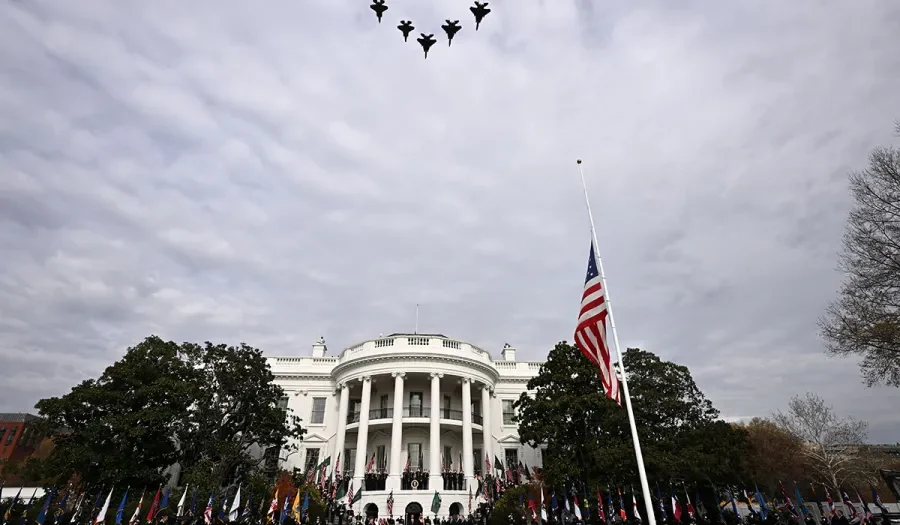 Alertă la Casa Albă: o mașină s-a izbit de poarta de securitate. Șoferul a fost reținut