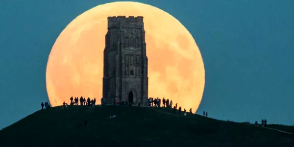 Superluna pe mapamond FOTO Guliver/GettyImages