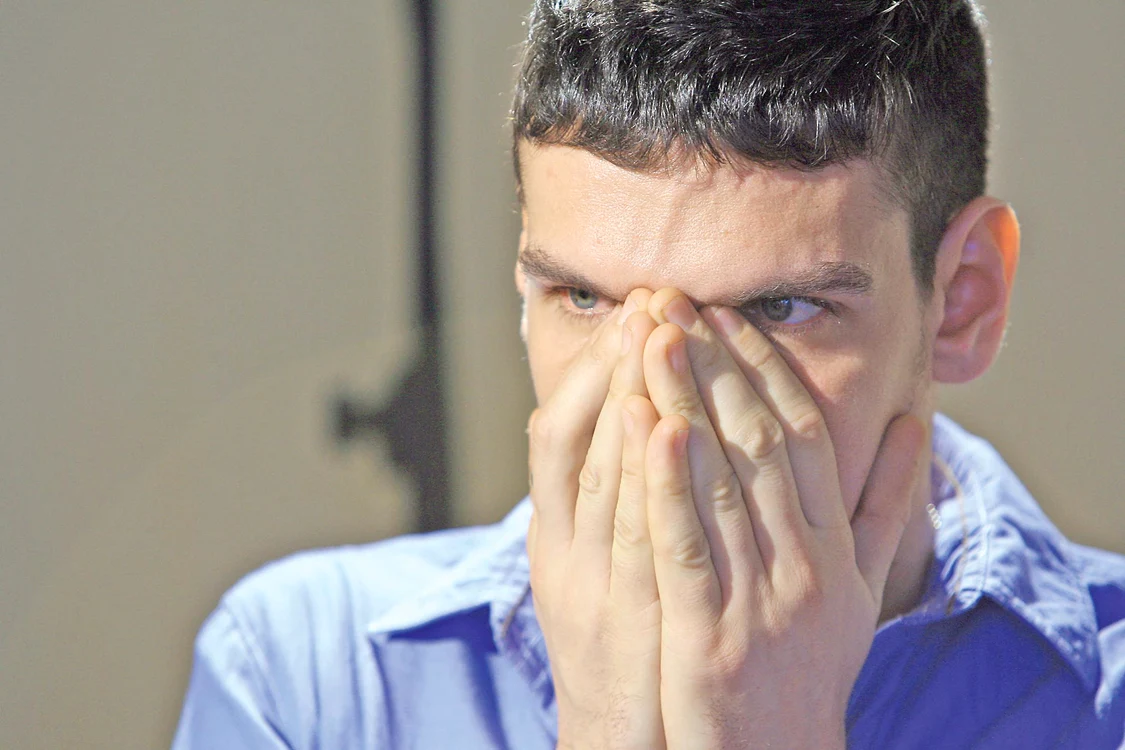 
    Cântăreţul are probleme la corzile vocale şi riscă să ajungă la operaţie  
