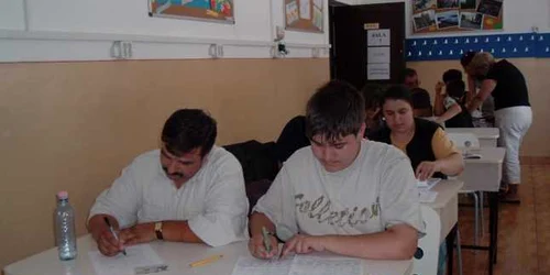 Elevii care nu se prezintă la probele orale pot participa la probele scrise. Foto: Adevărul.
