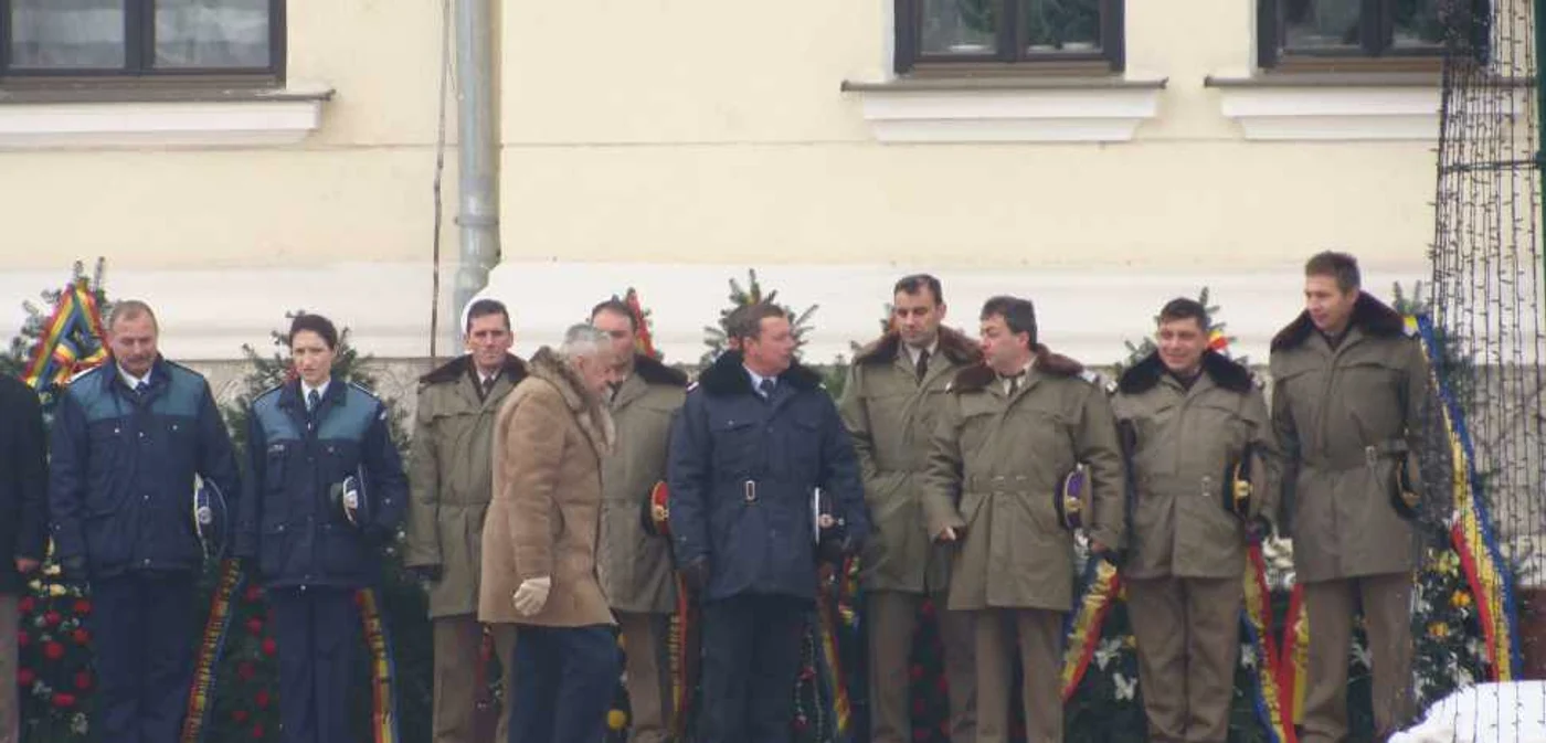Veteranii militarii vor fi prezenţi în Piaţa Prefecturii